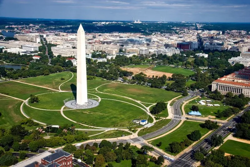 Cashing Out: How the Rush From Congress to K Street Is Changing the Calculus of Public Service
